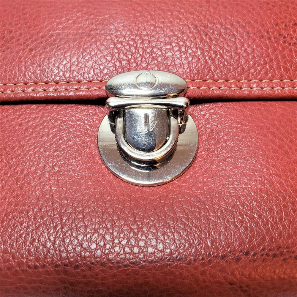 *SOLD* Pebbled Faux Leather Bi-Fold Wallet Organizer - Picture 4 of 9